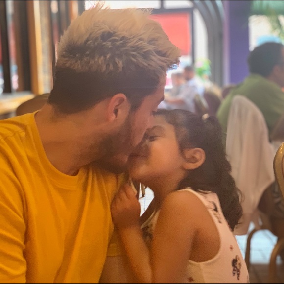 Meet your Posher, Sammy - Picture 1 of 1